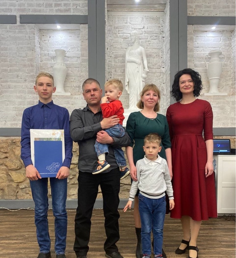 15 семей Калужских поздравили в Международный день семьи.
