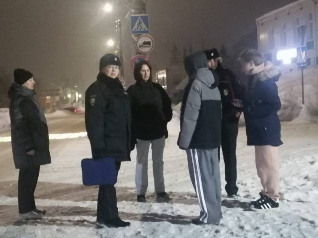 Отделением МВД по Ферзиковскому району организован вечерне - ночной рейд , целью которого являлось обеспечение правопорядка на территории района.