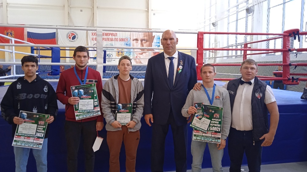С 15 по 17 сентября 2023 г. обучающиеся боксерского клуба «Витязь» приняли участие в XXVIII Международном мемориале Н.Ф. Королёва по боксу.