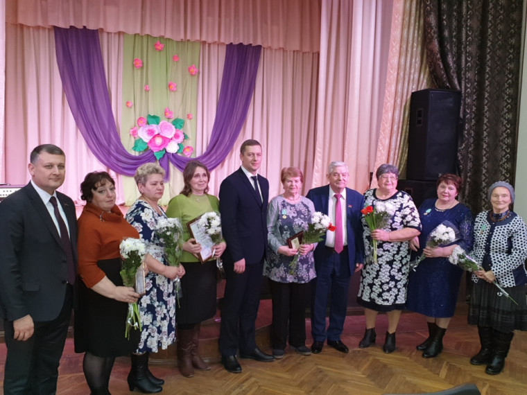 5 марта в преддверии весеннего праздника – 8 марта, в поселке Ферзиково прошел праздничный концерт. 5 марта в преддверии весеннего праздника – 8 марта, в поселке Ферзиково прошел праздничный концерт.