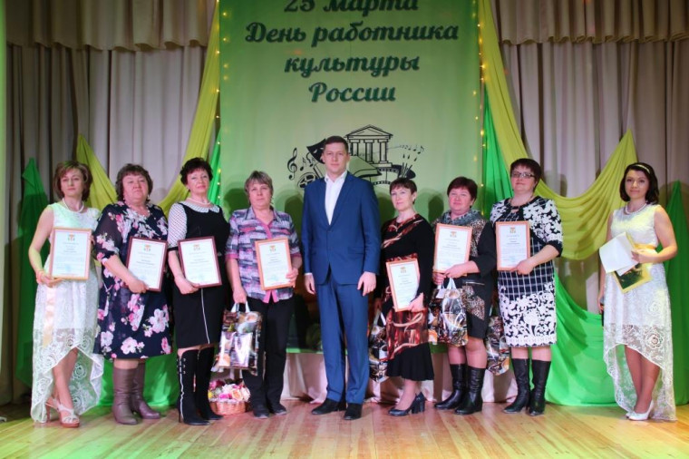 День работника культуры России в Ферзиковском районе отметили праздничным концертом. День работника культуры России в Ферзиковском районе отметили праздничным концертом.