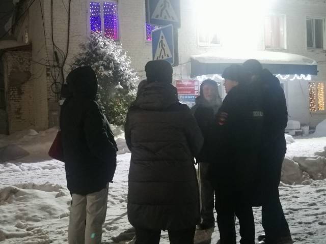 Отделением МВД по Ферзиковскому району организован вечерне - ночной рейд , целью которого являлось обеспечение правопорядка на территории района.